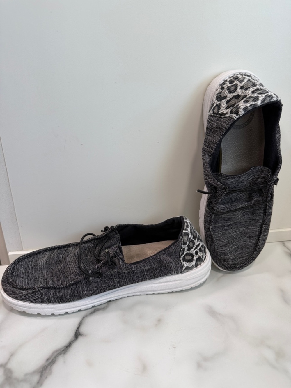 HEYDUDE Women's Wendy Leopard shoes Grey Black size 8 - Picture 5 of 9